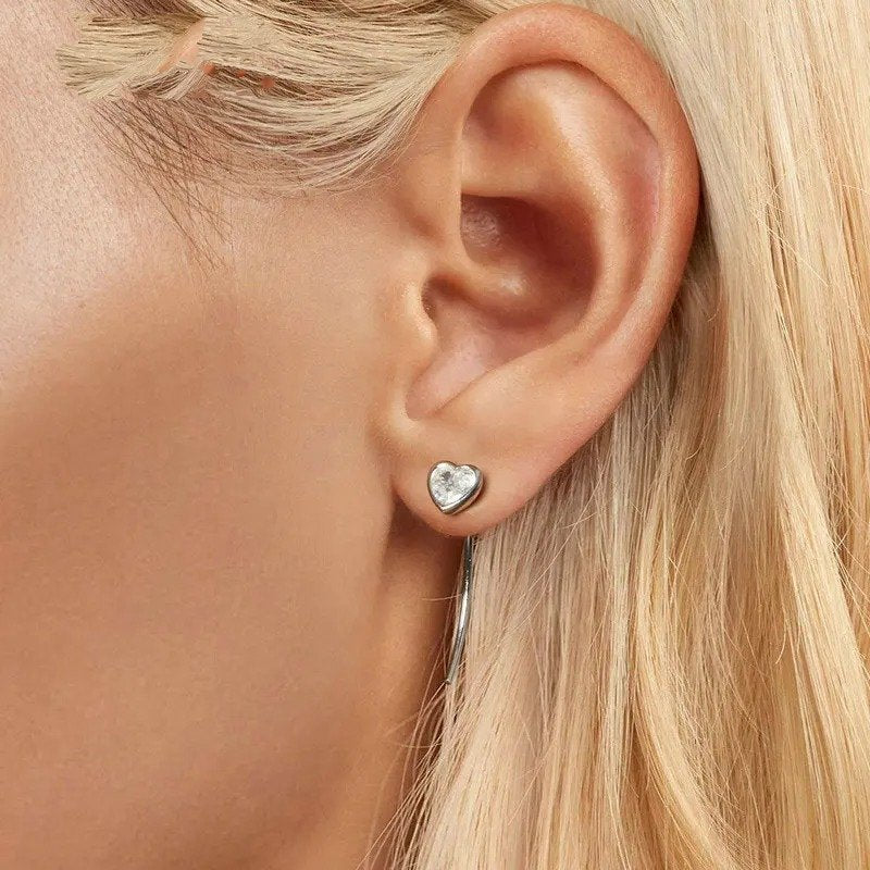 上品でシンプルなハート型イヤリング(レディース)BSE1003