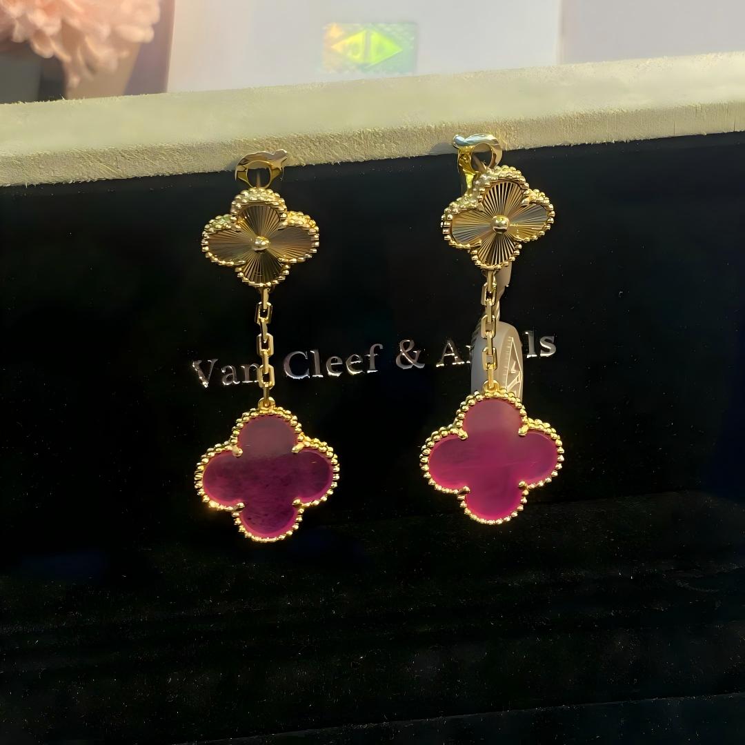[Blue Tears Jewelry]NEW CLOVER 2 MOTIF PINK ENAMEL EARRINGS