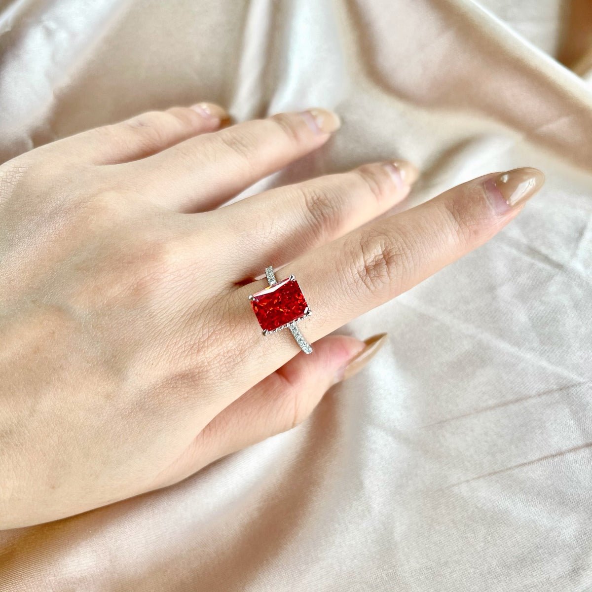 [Nova Jewelry]4.0 Carat Luxurious Engagement Ring