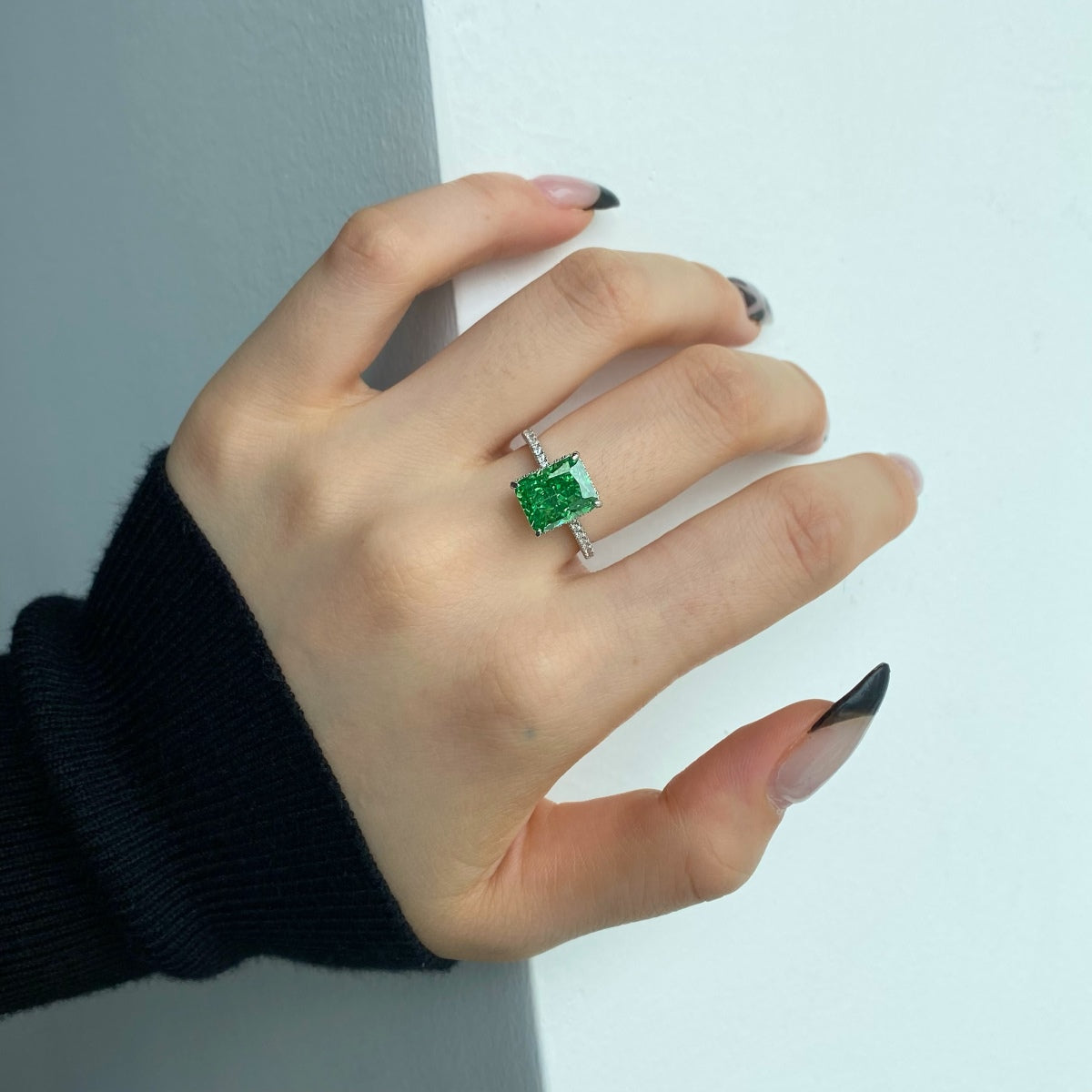 [Nova Jewelry]4.0 Carat Luxurious Engagement Ring