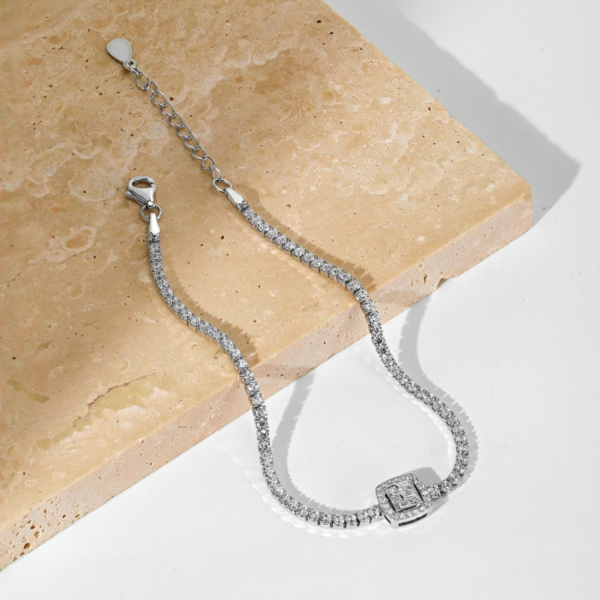 [Nova Jewelry]Luxurious Dazzling Square Shape Banquet Bracelet