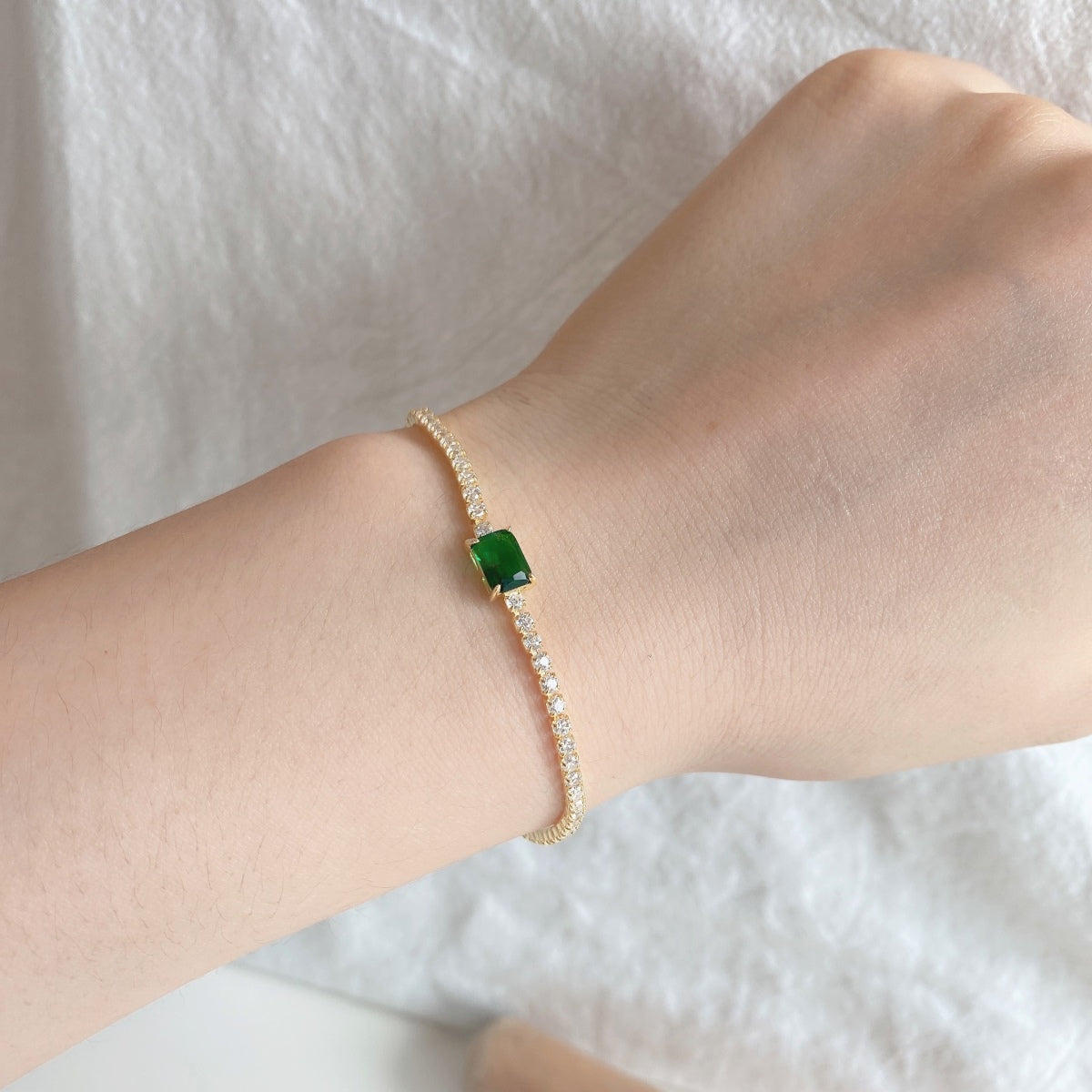 [Nova Jewelry]1.0 Carat Unique Emerald Cut Banquet Bracelet