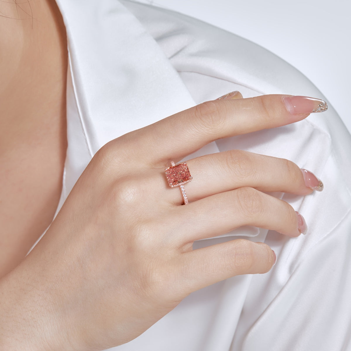 [Nova Jewelry]4.0 Carat Luxurious Engagement Ring
