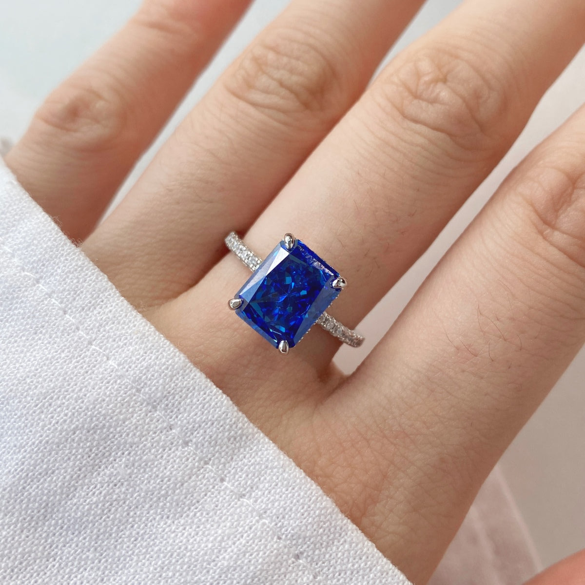 [Nova Jewelry]4.0 Carat Luxurious Engagement Ring