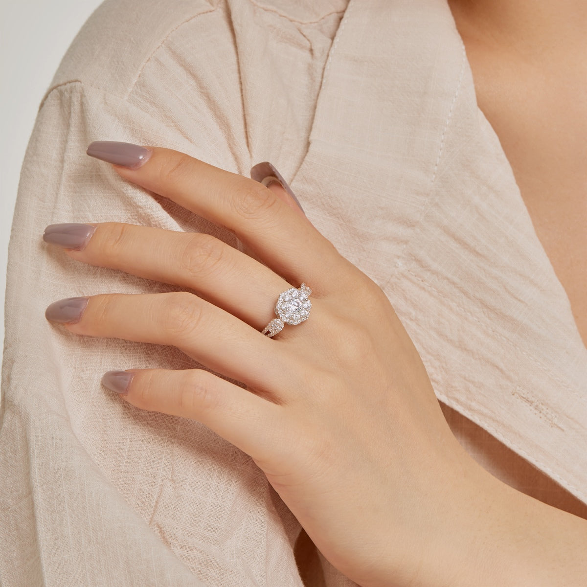 [Nova Jewelry]Delicate Colorful Round Cut Flower Shape Wedding Ring