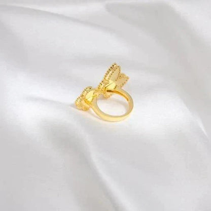 [BLAUE TRÄNEN] GLÜCKLICHER RING ZWISCHEN DEN FINGERN