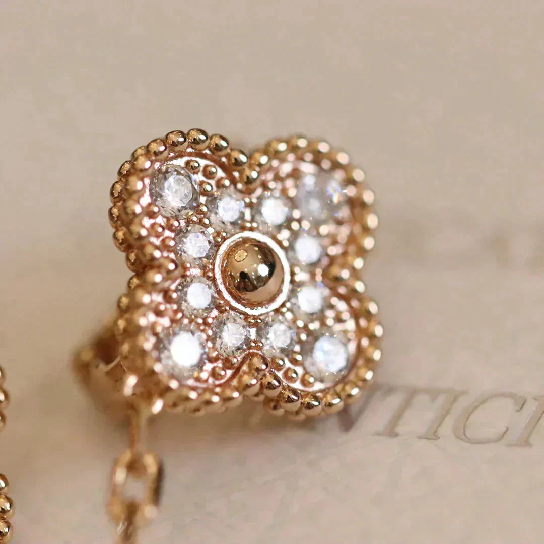[BLUE TEARS]CLOVER MEDIUM 1 MOTIFS FUll DIAMOND EARRINGS