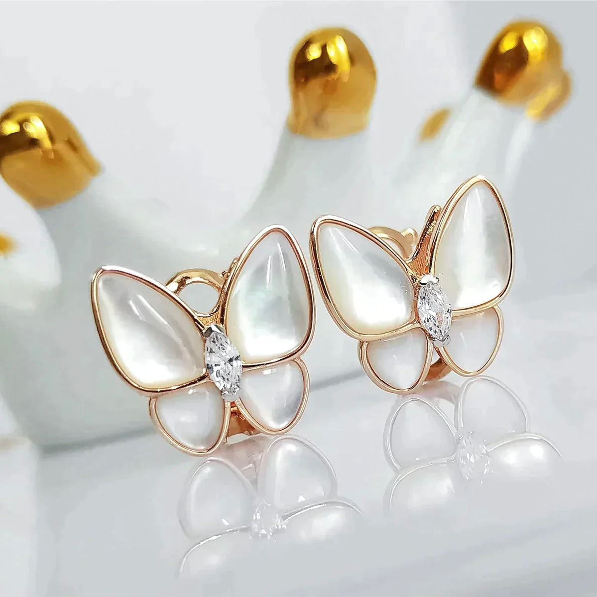 [ブルーティアーズ]バタフライモップダイヤモンドピアス