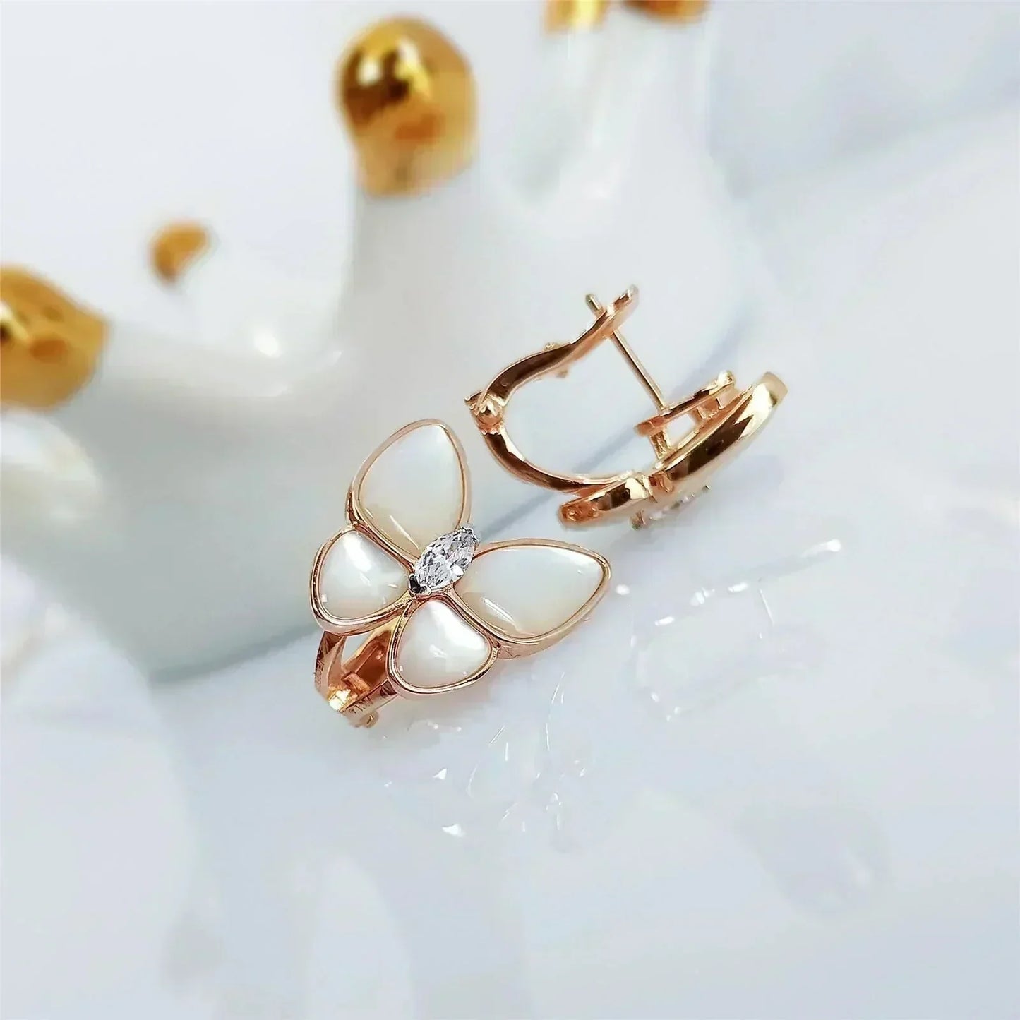 [ブルーティアーズ]バタフライモップダイヤモンドピアス