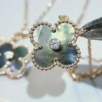 [BLUE TEARS]CLOVER 15MM DIAMANT- UND GRAUMUTTER-HALSKETTE
