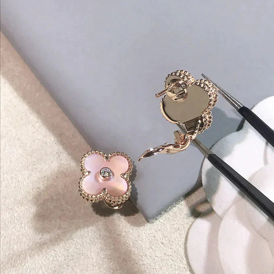 [BLAUE TRÄNEN]CLOVER MEDIUM 1 MOTIFS PINK MOP DIAMOND OHRRINGE
