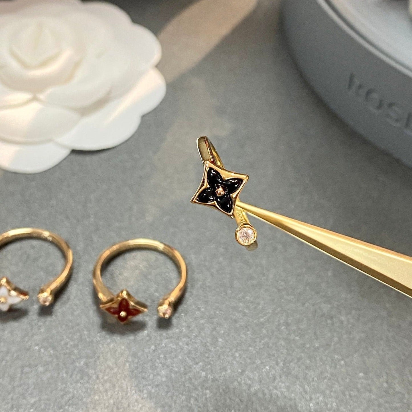 [BLUE TEARS] OFFENER RING MIT 1 DIAMANT