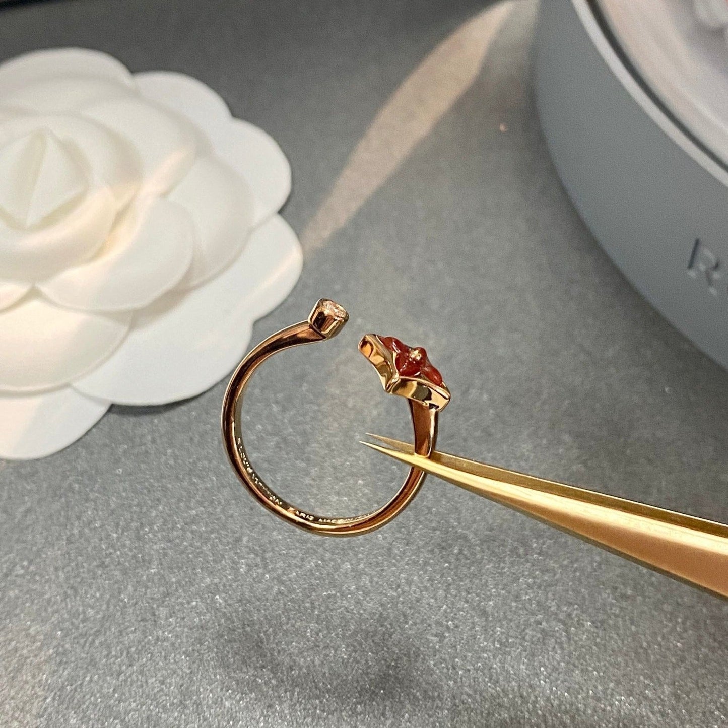 [BLUE TEARS] OFFENER RING MIT 1 DIAMANT