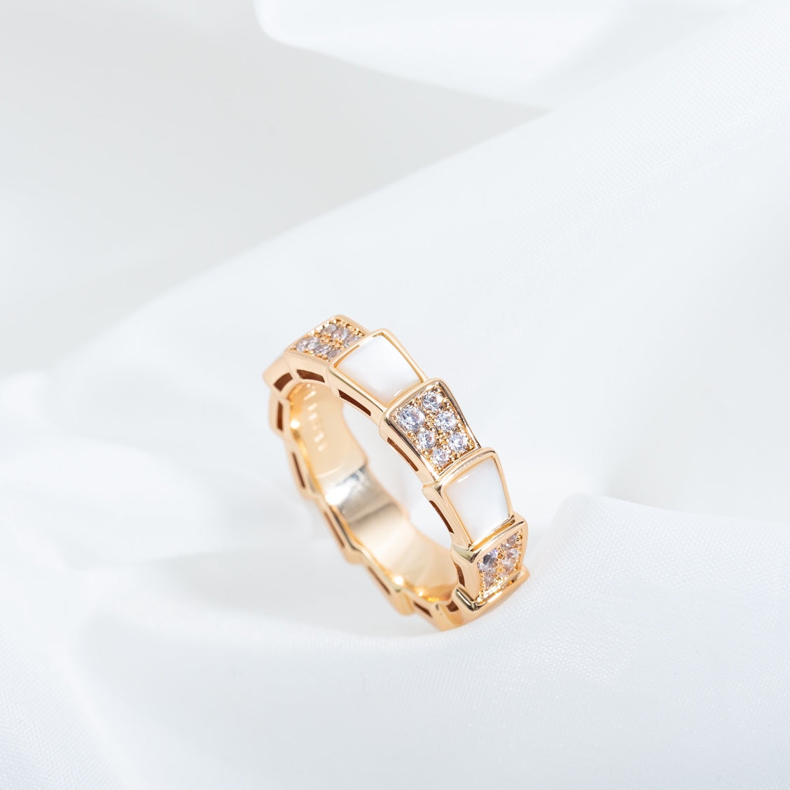 [BLAUE TRÄNEN]SERPENTI RING ROTGOLD MIT DIAMANTEN 4MM