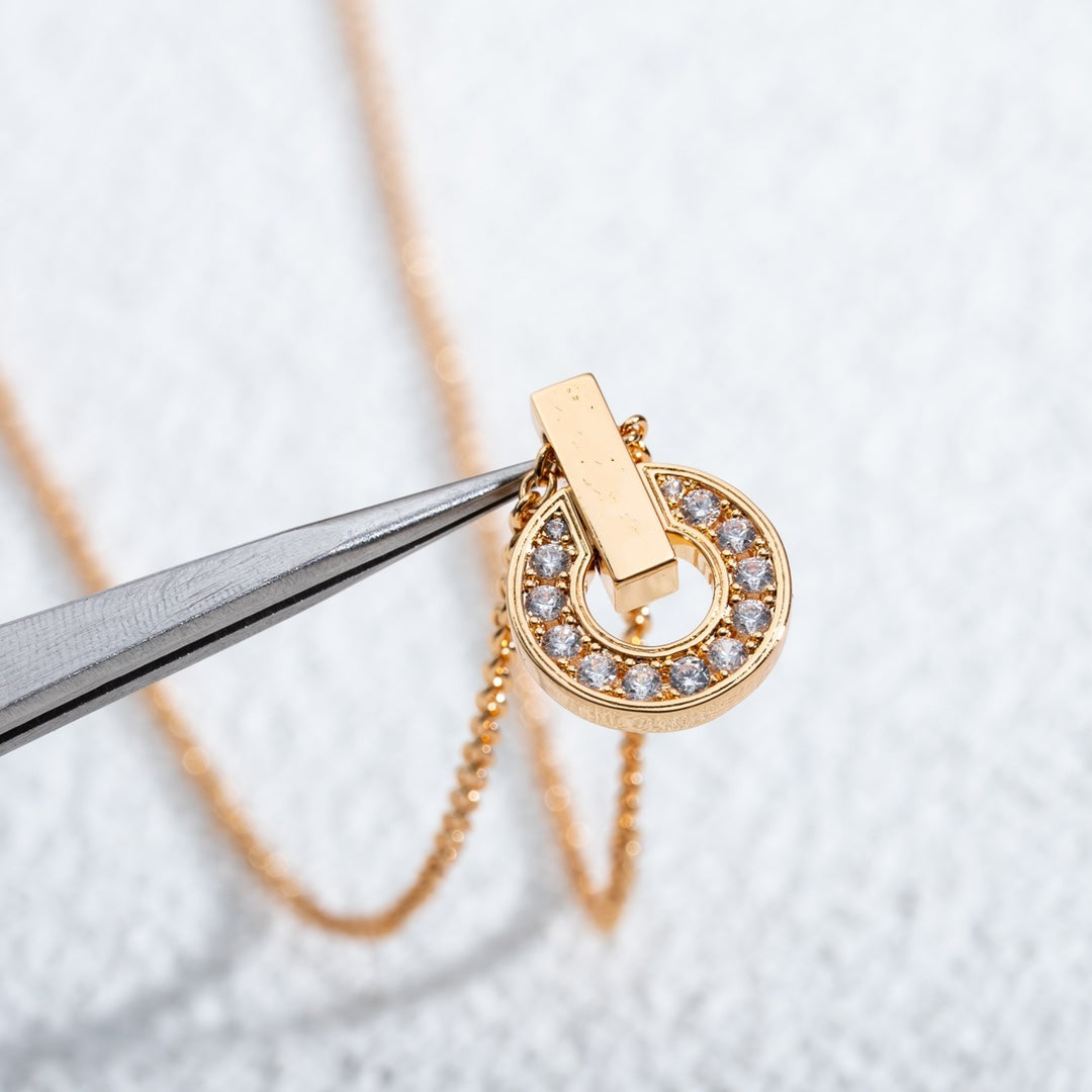 [BLAUE TRÄNEN]GARI HALSKETTE ROTGOLD DIAMANT