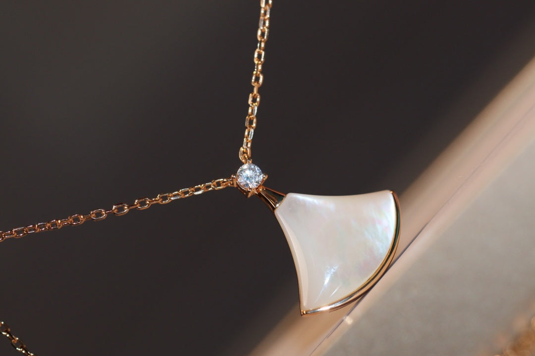 [BLAUE TRÄNEN]DREAM HALSKETTE WEISSES MOP ROSÉGOLD 1 DIAMANT