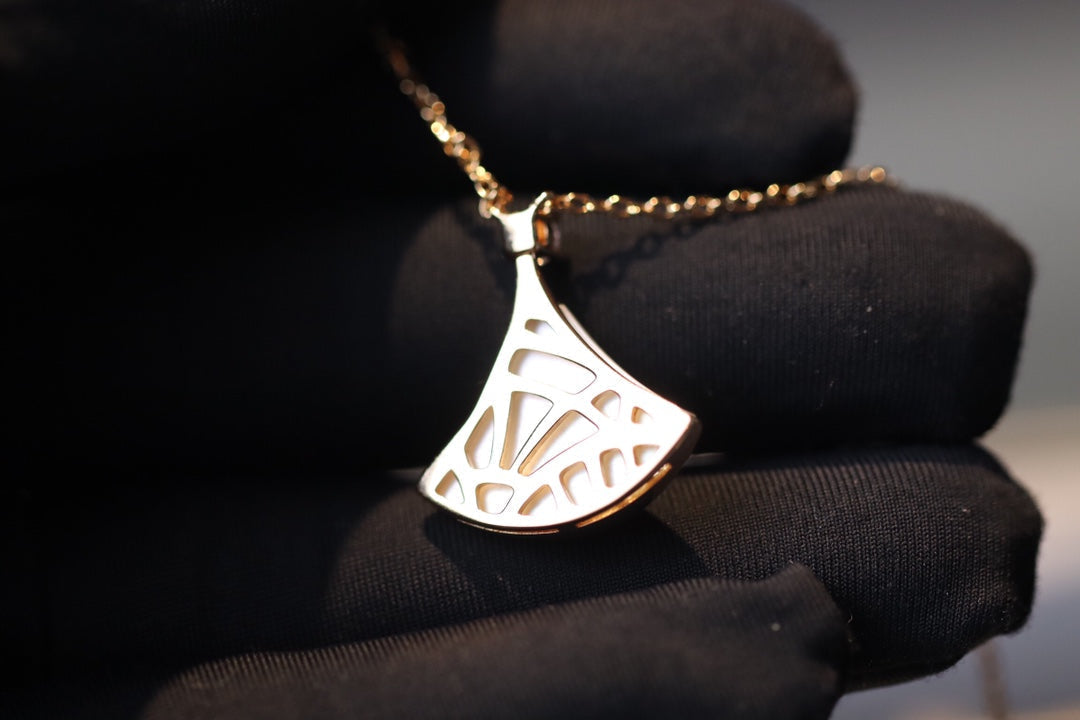 [BLAUE TRÄNEN]DREAM HALSKETTE WEISSES MOP ROSÉGOLD 1 DIAMANT