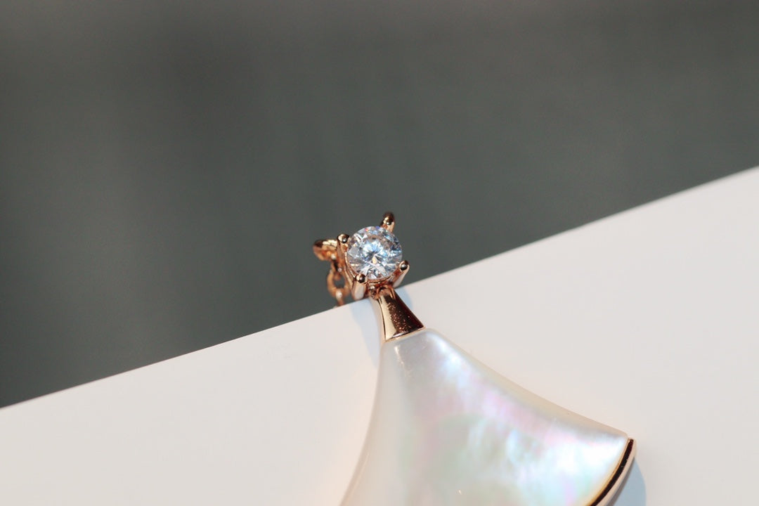 [BLAUE TRÄNEN]DREAM HALSKETTE WEISSES MOP ROSÉGOLD 1 DIAMANT