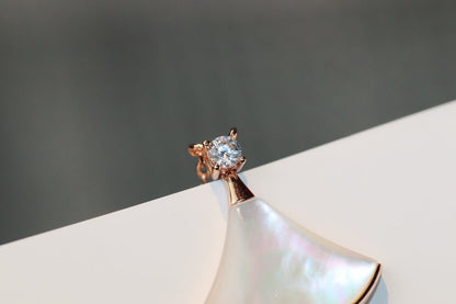 [BLAUE TRÄNEN]DREAM HALSKETTE WEISSES MOP ROSÉGOLD 1 DIAMANT