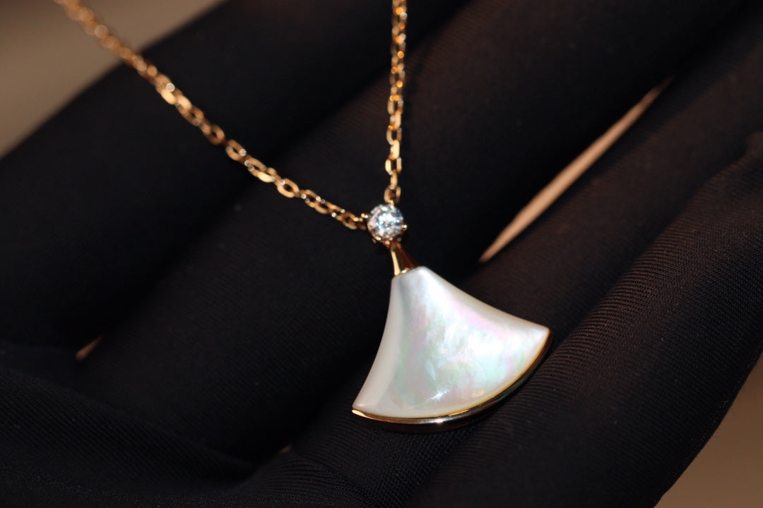 [BLAUE TRÄNEN]DREAM HALSKETTE WEISSES MOP ROSÉGOLD 1 DIAMANT