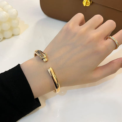 [ブルーティアーズ]パンサーゴールドオープンブレスレット
