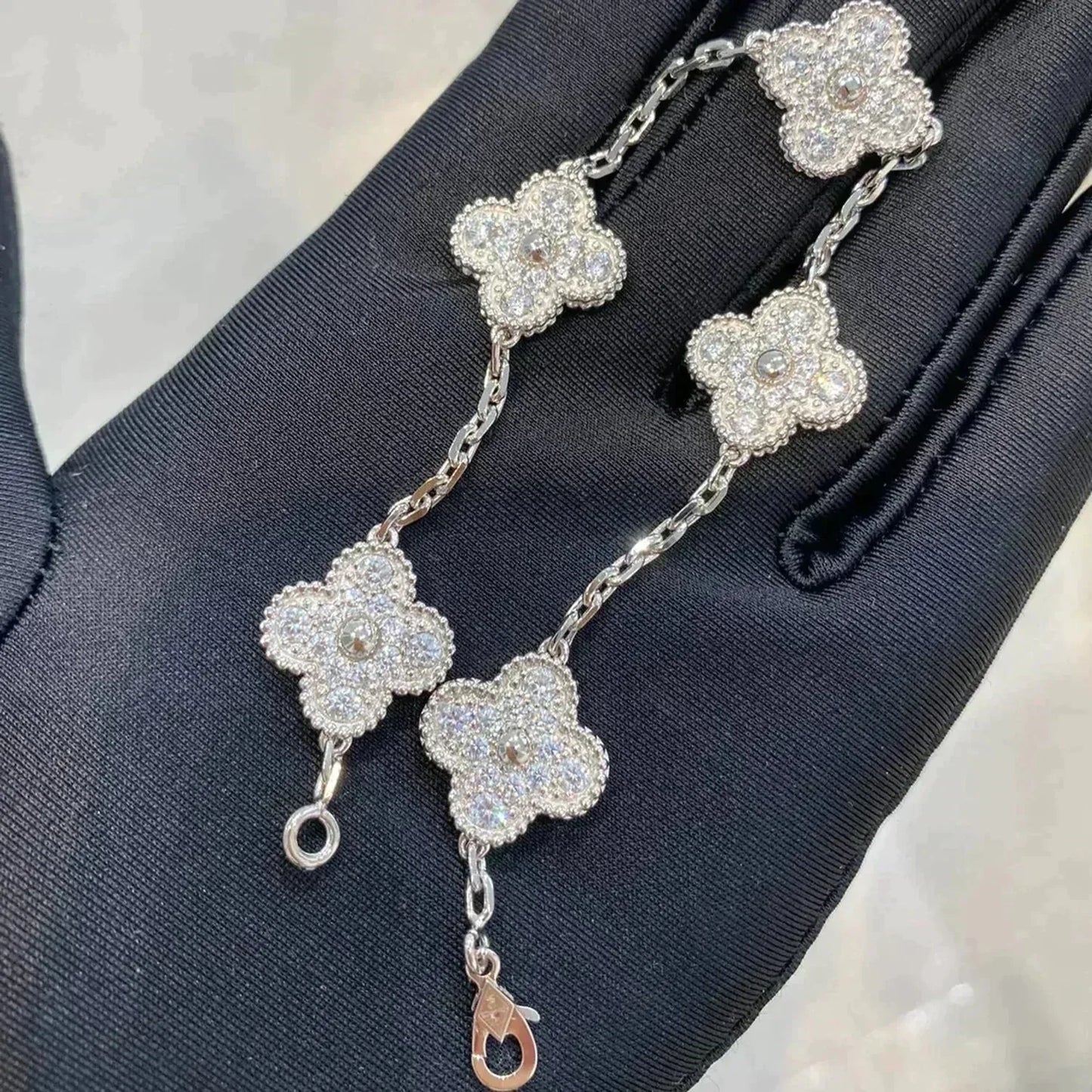 [BLUE TEARS] CLOVER 5 MOTIF FULL DIAMOND BRACELET COLLECTION