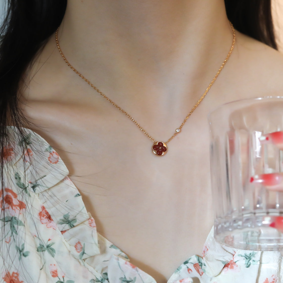 [BLAUE TRÄNEN] HALSKETTE MIT SONNENANHÄNGER AUS ROTGOLD MIT 1 DIAMANT