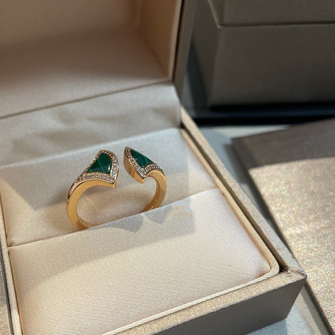 [BLAUE TRÄNEN] OFFENER RING AUS MALACHIT UND DIAMANT