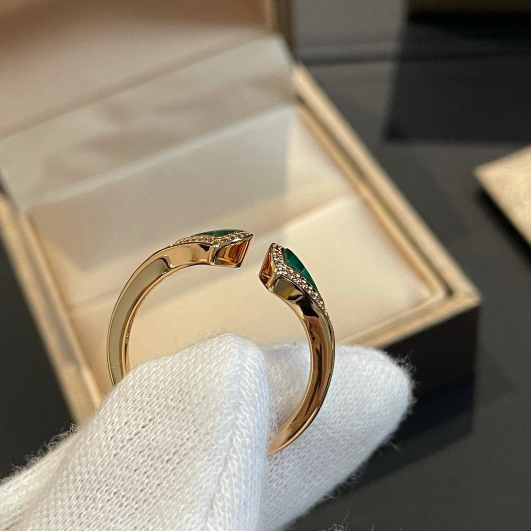 [BLAUE TRÄNEN] OFFENER RING AUS MALACHIT UND DIAMANT