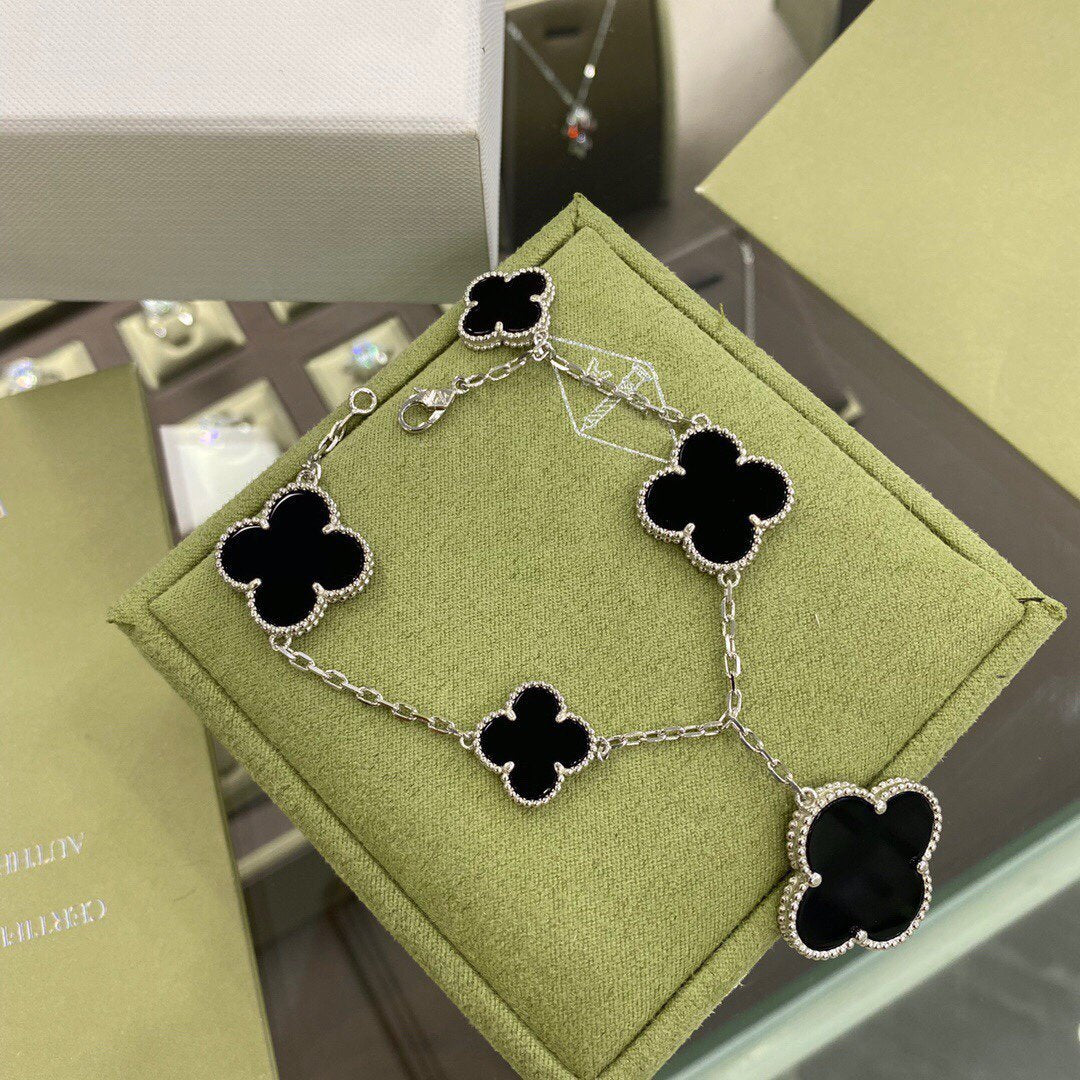 [BLUE TEARS]CLOVER 5 MOTIFS SIVLER ONYX BRACELET