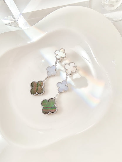 [BLUE TEARS]クローバー 3モチーフ カルセドニー ダークモップ シルバー ピアス