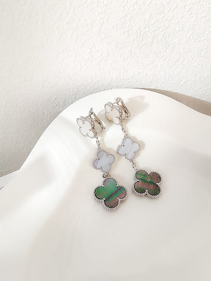[BLUE TEARS]クローバー 3モチーフ カルセドニー ダークモップ シルバー ピアス