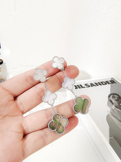[BLUE TEARS]クローバー 3モチーフ カルセドニー ダークモップ シルバー ピアス