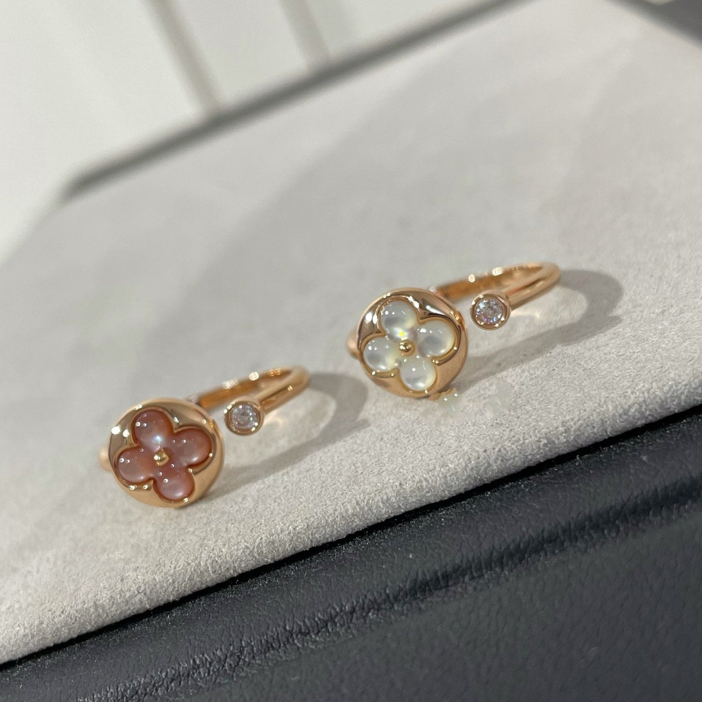 [BLAUE TRÄNEN] RING „SUN 1 DIAMOND PINK MOP“
