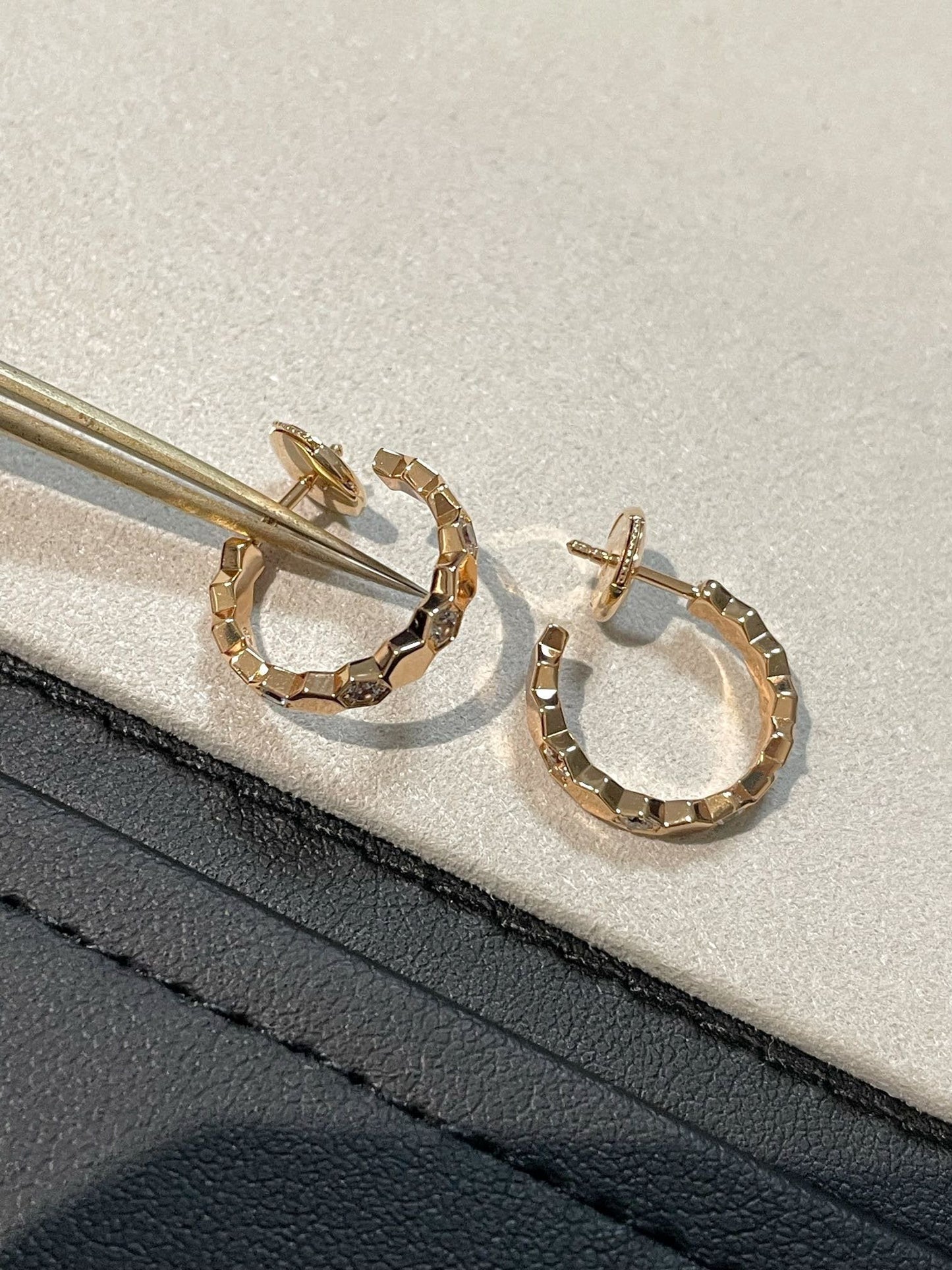 [BLUE TEARS]Ring in Form eines vierblättrigen Kleeblatts mit hohlem Design