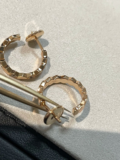 [BLUE TEARS]Ring in Form eines vierblättrigen Kleeblatts mit hohlem Design