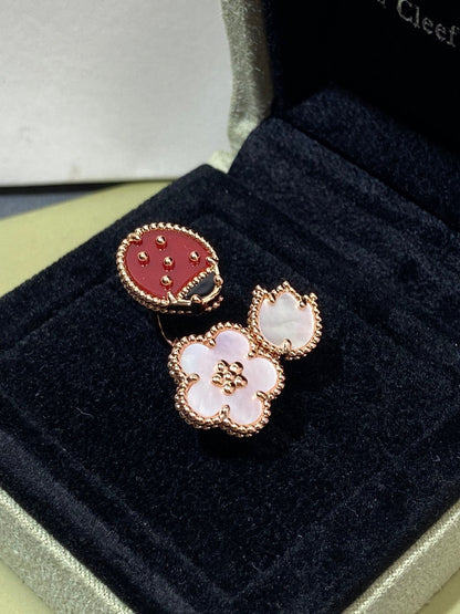 [BLAUE TRÄNEN] RING AUS ROSÉGOLD MIT GLÜCKS-3-MOTIV