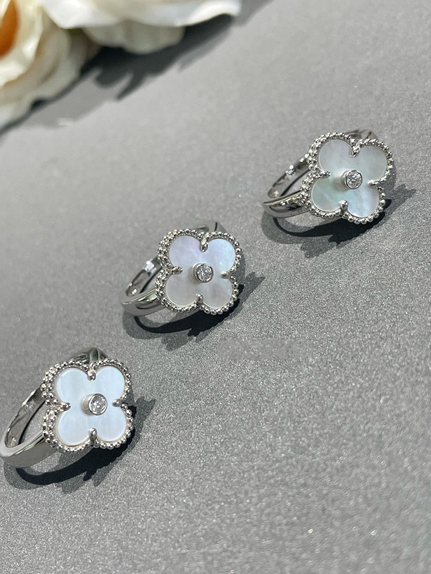 [BLAUE TRÄNEN]CLOVER SILBERNER MOP DIAMANTRING
