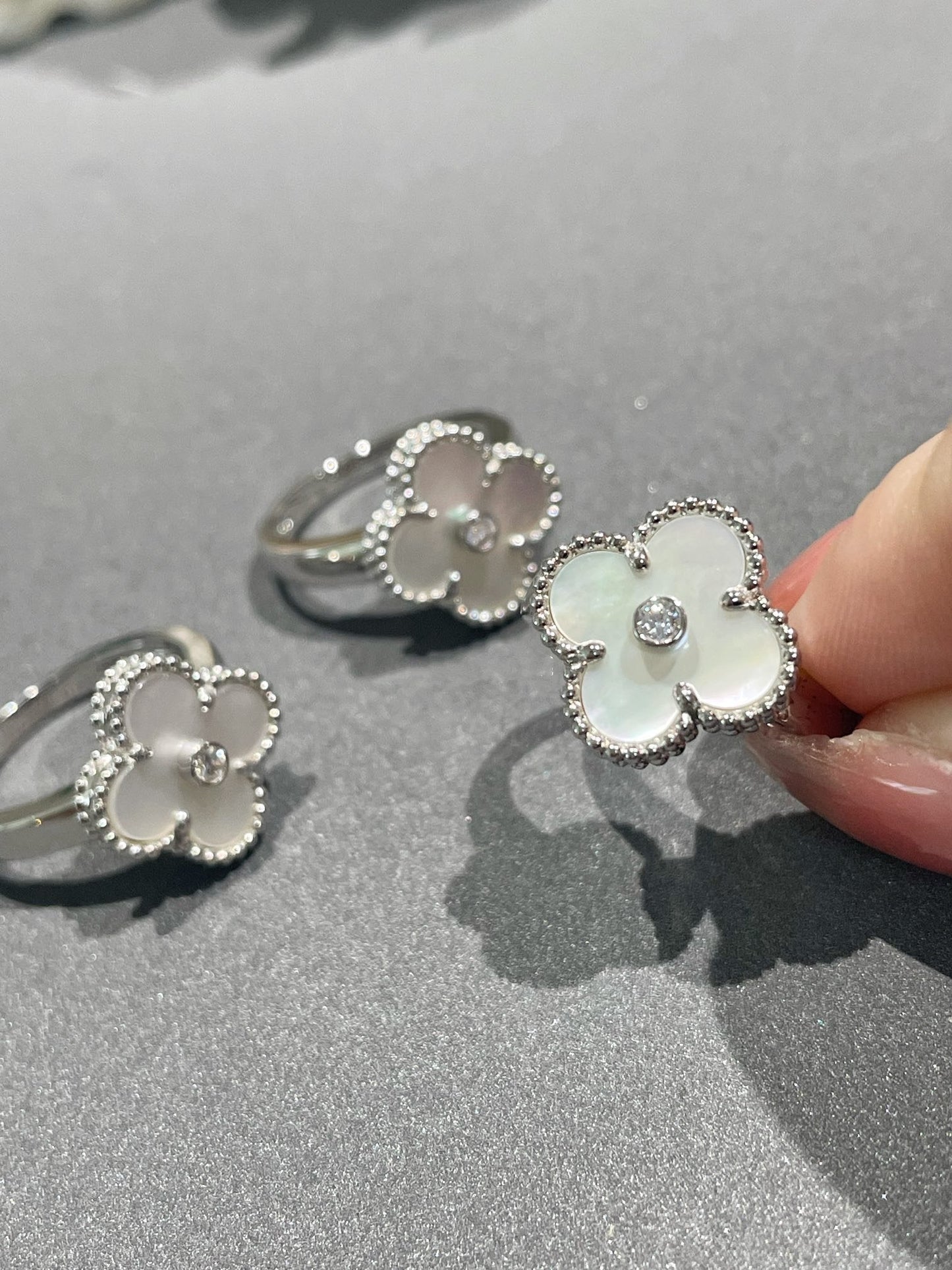 [BLAUE TRÄNEN]CLOVER SILBERNER MOP DIAMANTRING