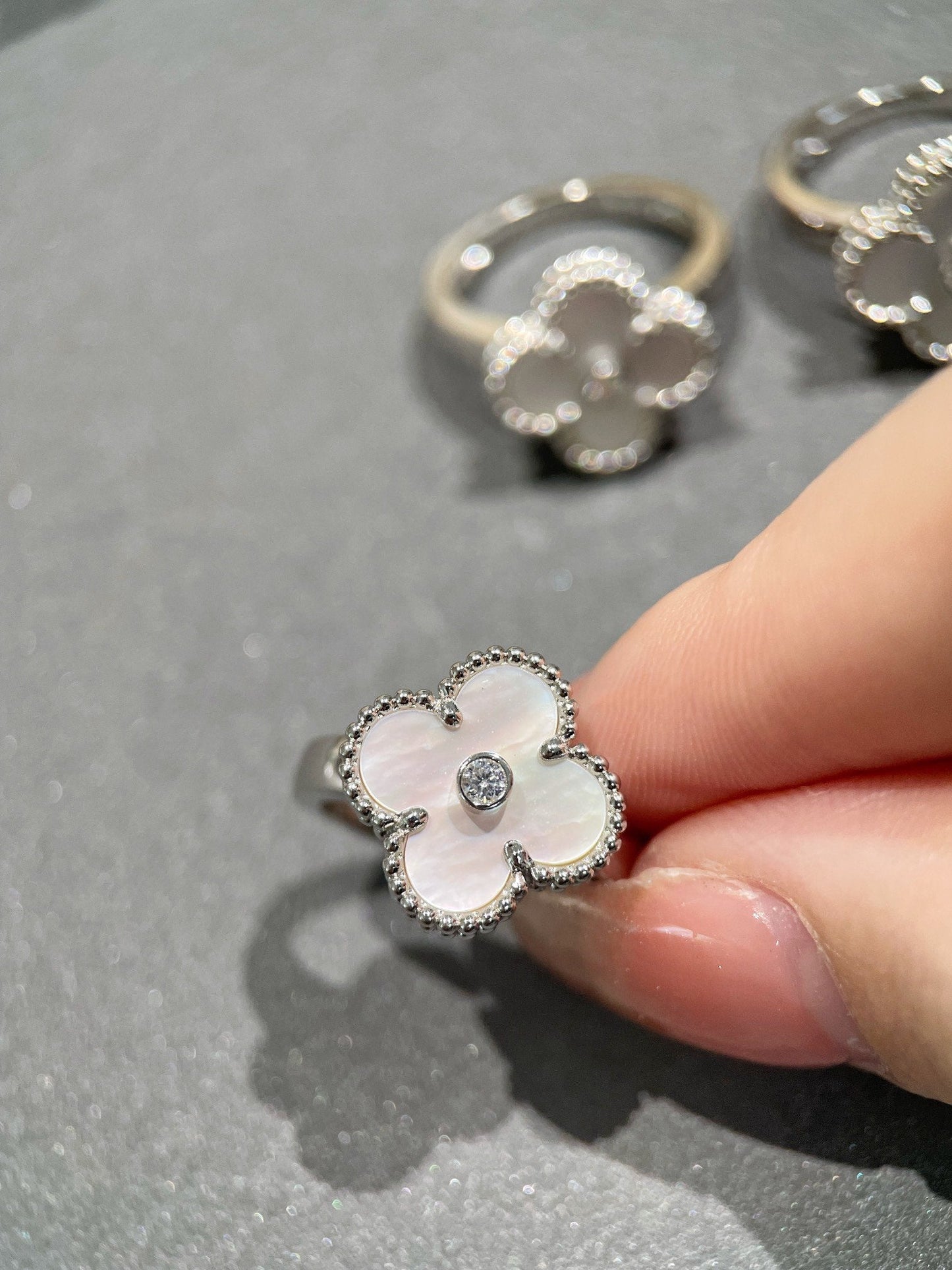 [BLAUE TRÄNEN]CLOVER SILBERNER MOP DIAMANTRING