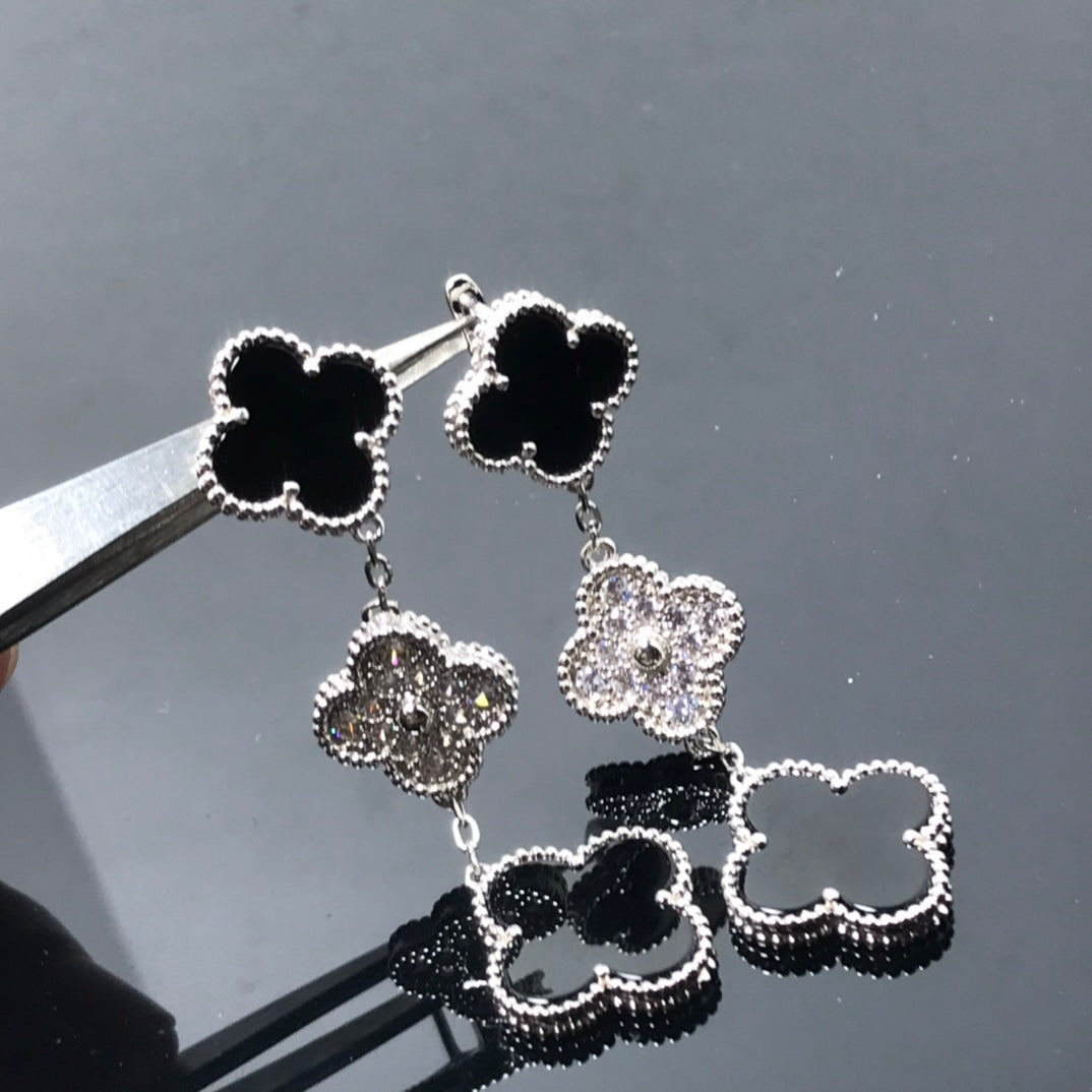 [BLUE TEARS]クローバー 3モチーフ ダイヤモンド オニキス シルバー ピアス
