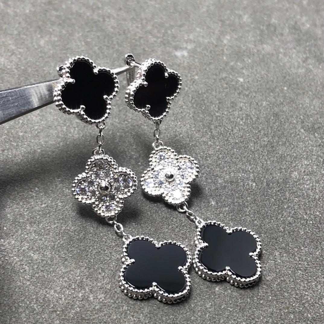 [BLUE TEARS]クローバー 3モチーフ ダイヤモンド オニキス シルバー ピアス