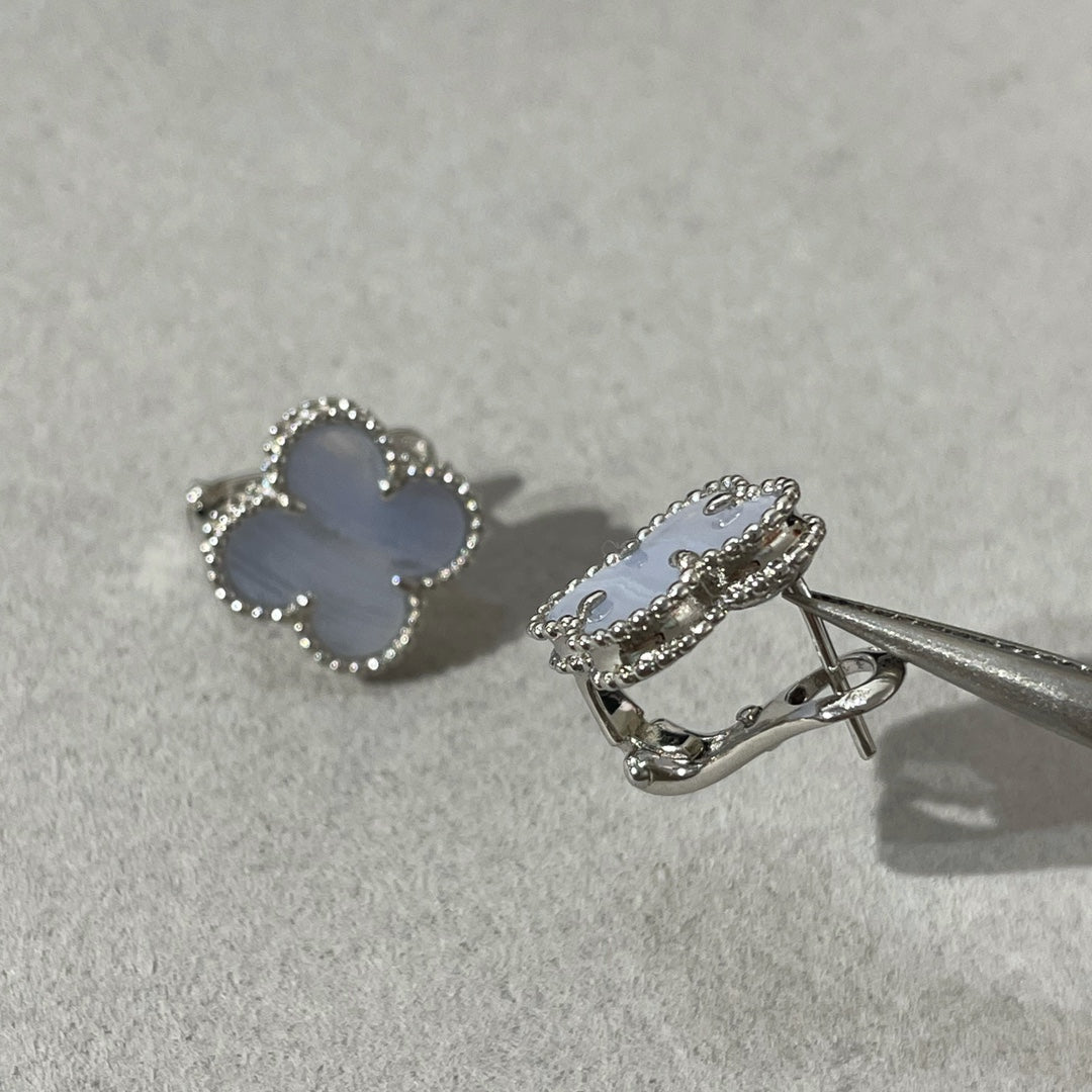 [BLAUE TRÄNEN] KLEE-OHRRINGE AUS SILBER MIT CHALCEDON