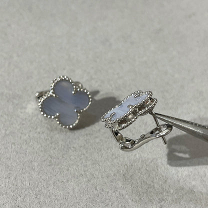 [BLAUE TRÄNEN] KLEE-OHRRINGE AUS SILBER MIT CHALCEDON