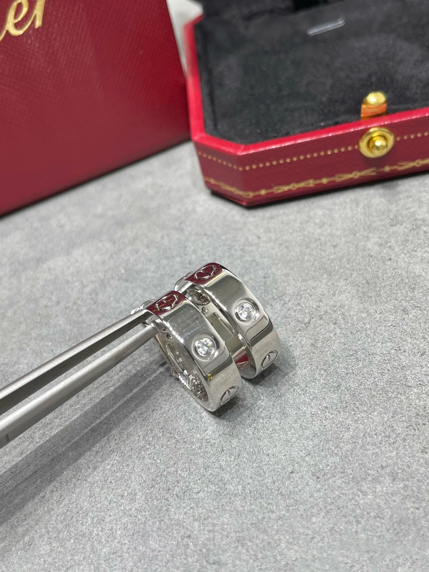 [BLAUE TRÄNEN] LIEBE 5,5 MM 1 DIAMANT OHRRINGE