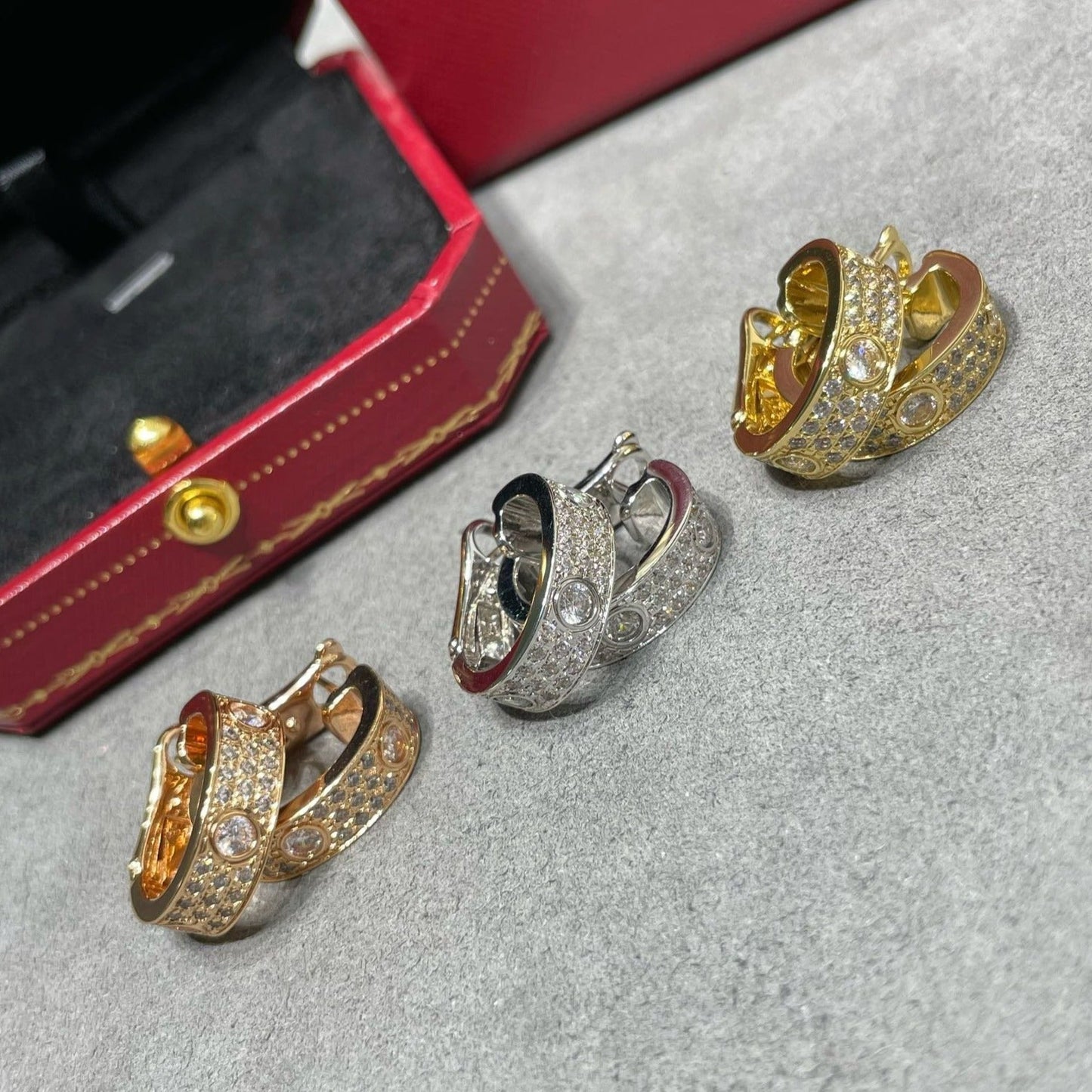 [Blue Tears Jewelry]LOVE 5.5MM DIAMOND PAVED EARRINGS