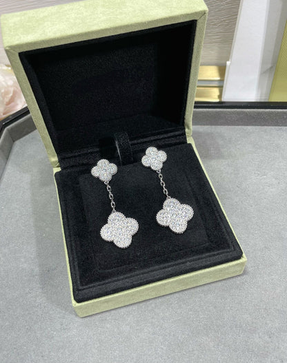 [BLAUE TRÄNEN]KLEE 2 MOTIVE SILBER OHRRINGE MIT DIAMANTEN