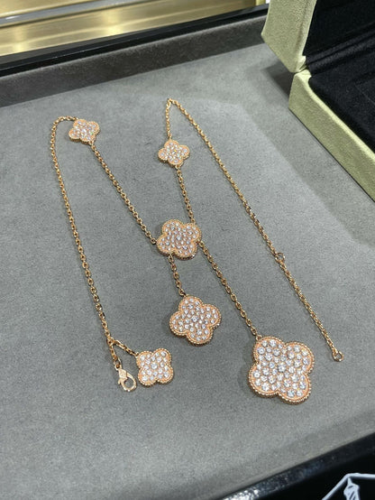 [BLAUE TRÄNEN] HALSKETTE MIT 6 KLEE-MOTIV UND DIAMANTEN