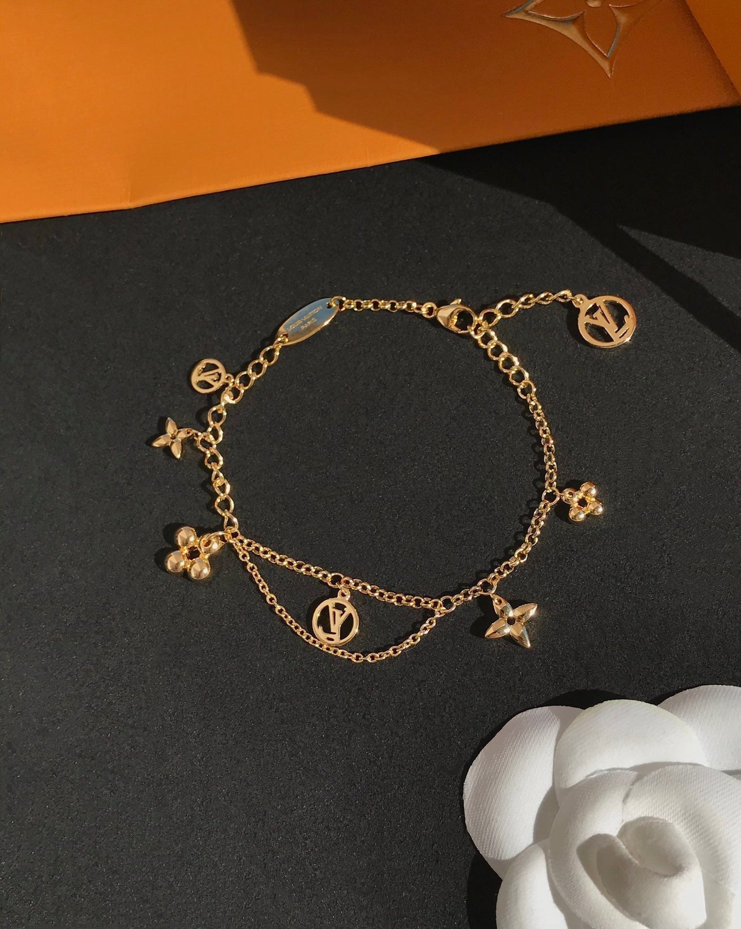 [BLAUE TRÄNEN]BLÜHENDES ROSA GOLD-MOP-ARMBAND