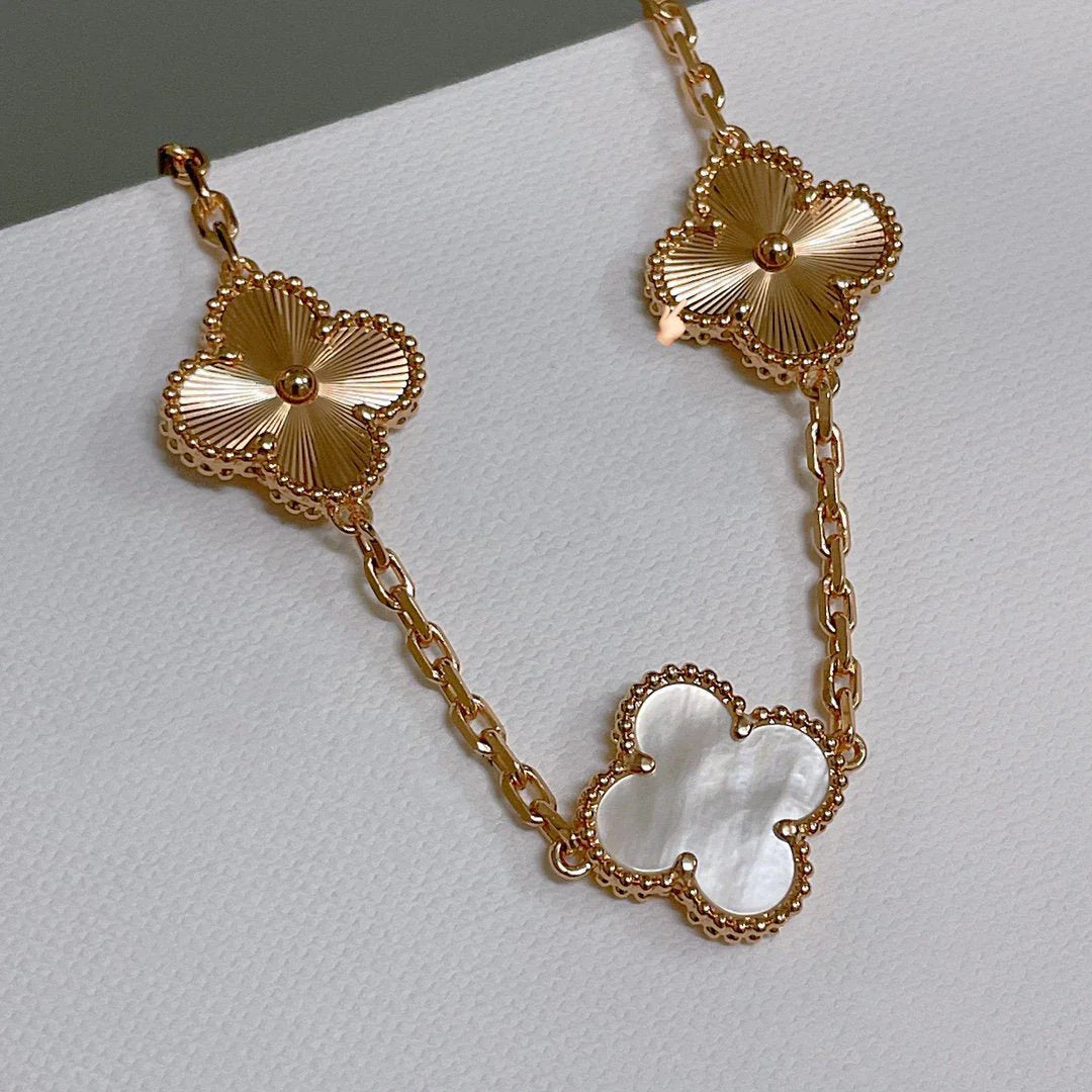 [BLUE TEARS]CLOVER WHITE PEARL MOP 5 MOTIF BRACELET COLLECTION